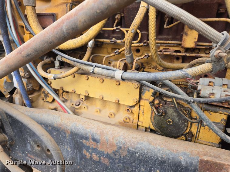 image for item EB1184 1992 Freightliner FLD truck cab and chassis