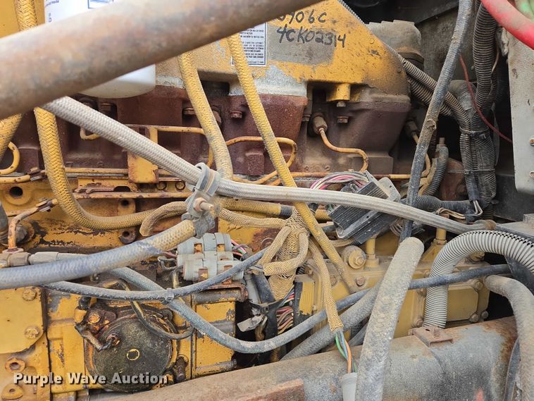 image for item EB1184 1992 Freightliner FLD truck cab and chassis