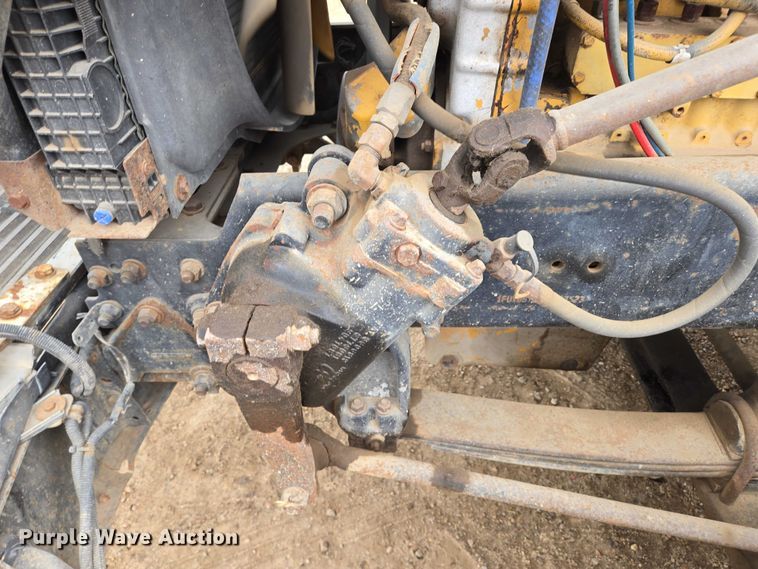 image for item EB1184 1992 Freightliner FLD truck cab and chassis