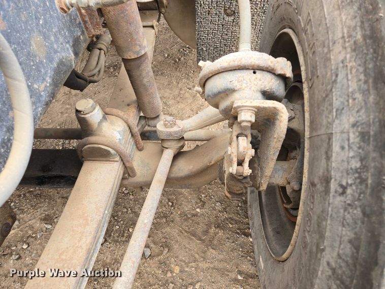 image for item EB1184 1992 Freightliner FLD truck cab and chassis