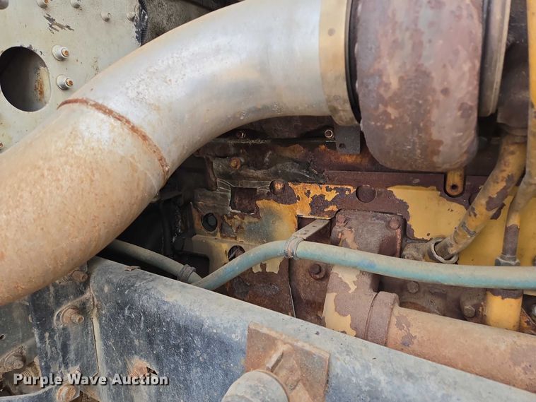 image for item EB1184 1992 Freightliner FLD truck cab and chassis