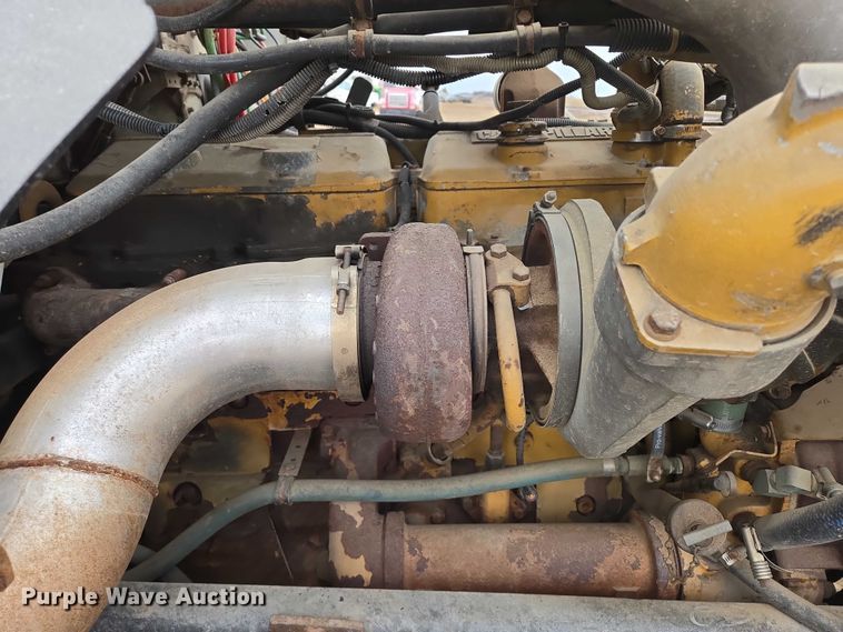 image for item EB1184 1992 Freightliner FLD truck cab and chassis