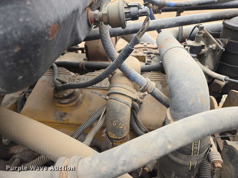 image for item EB1184 1992 Freightliner FLD truck cab and chassis