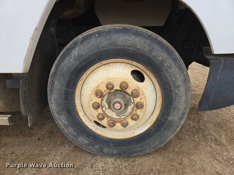 image for item EB1184 1992 Freightliner FLD truck cab and chassis