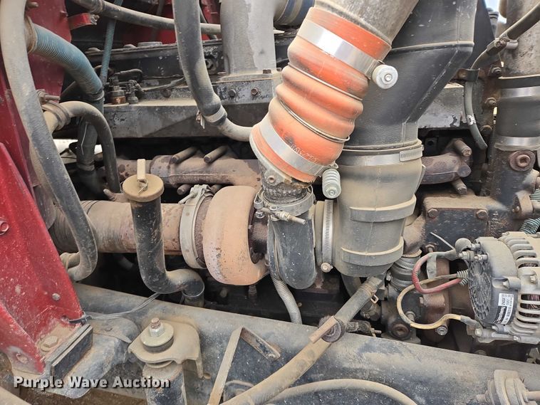 image for item EB1185 1994 International 9200 truck cab and chassis