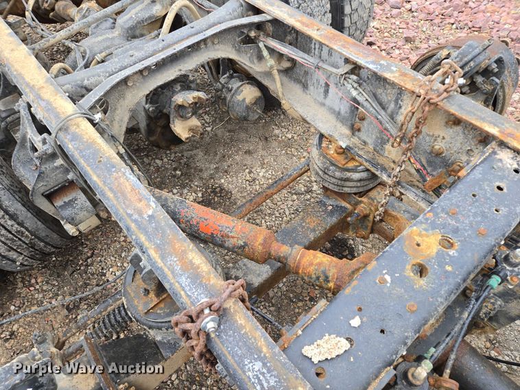 image for item EB1186 1993 International 9200 Eagle truck cab and chassis