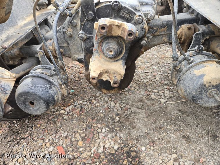 image for item EB1186 1993 International 9200 Eagle truck cab and chassis