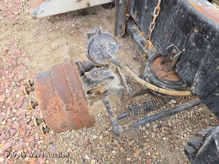 image for item EB1186 1993 International 9200 Eagle truck cab and chassis