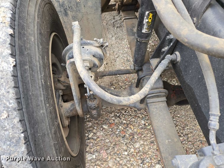 image for item EB1186 1993 International 9200 Eagle truck cab and chassis