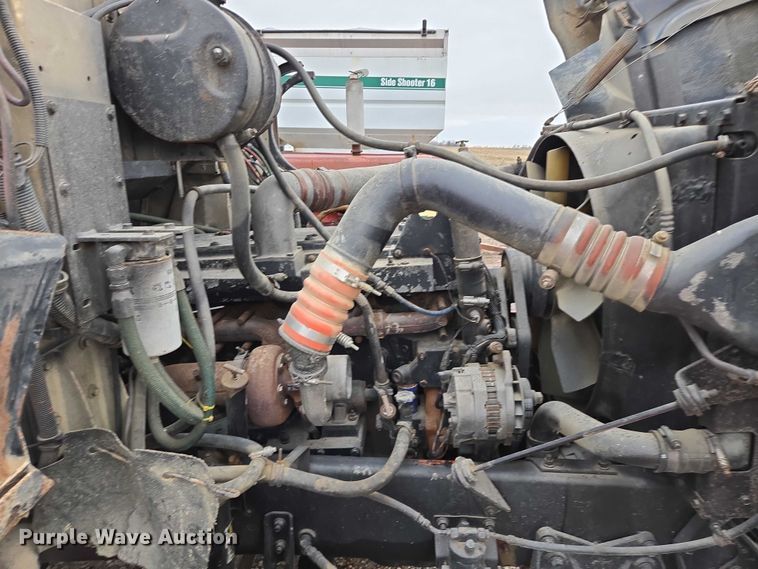 image for item EB1186 1993 International 9200 Eagle truck cab and chassis