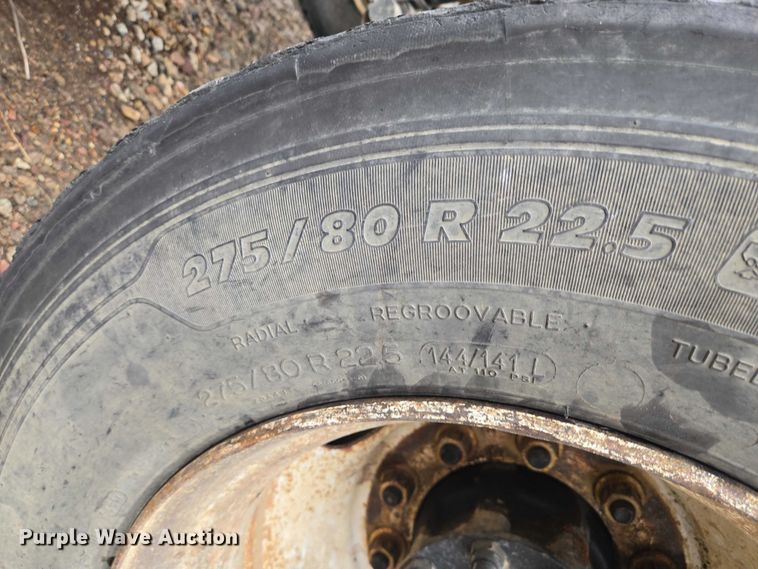 image for item EB1186 1993 International 9200 Eagle truck cab and chassis