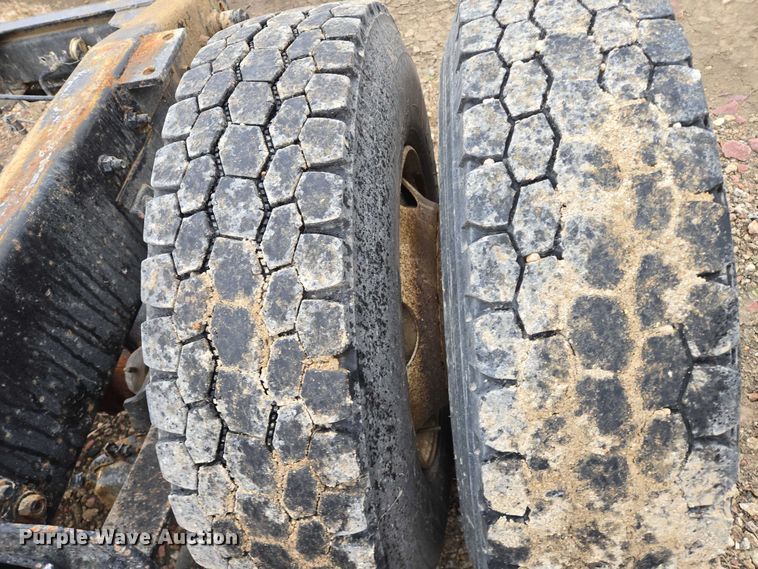 image for item EB1186 1993 International 9200 Eagle truck cab and chassis