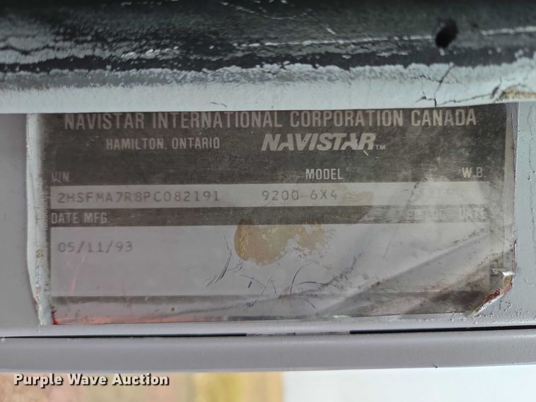 image for item EB1186 1993 International 9200 Eagle truck cab and chassis