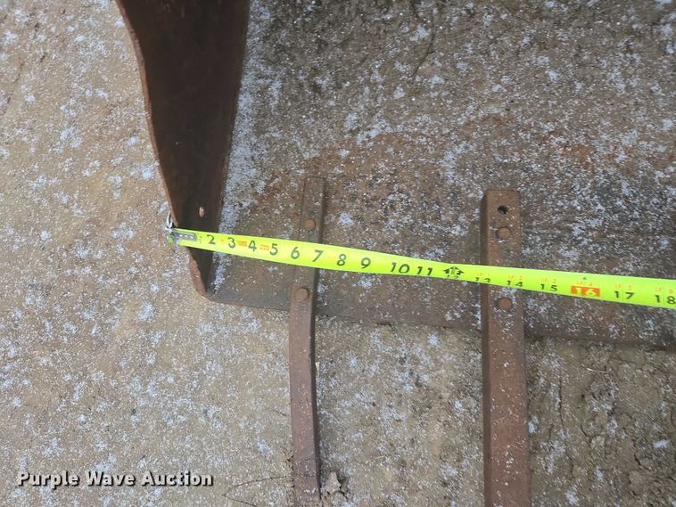 image for item EB1203 1964 Farmall 806 tractor