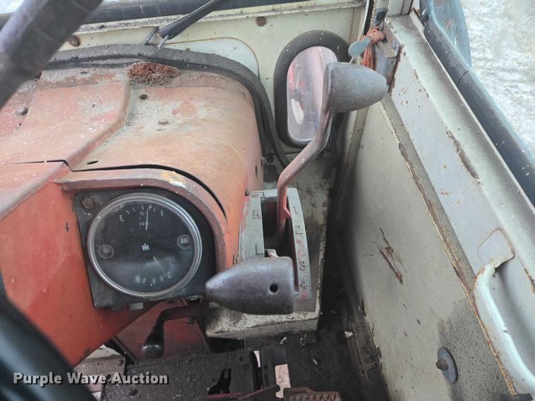 image for item EB1203 1964 Farmall 806 tractor