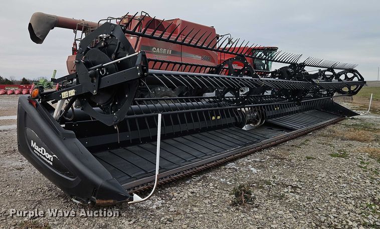 image for item EB8464 2015 MacDon FD75-D flex draper head