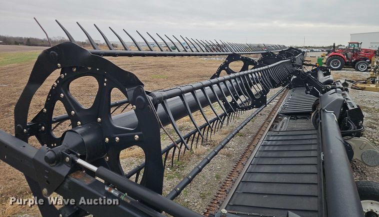 image for item EB8464 2015 MacDon FD75-D flex draper head