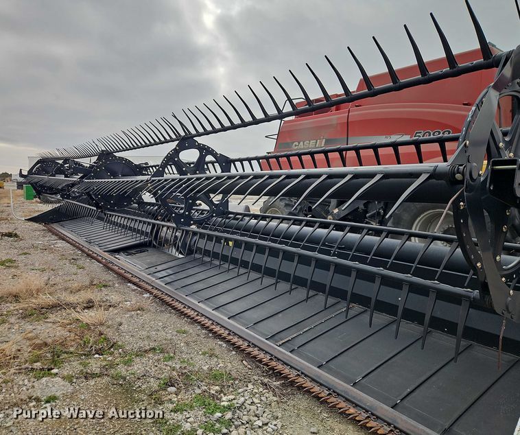 image for item EB8464 2015 MacDon FD75-D flex draper head