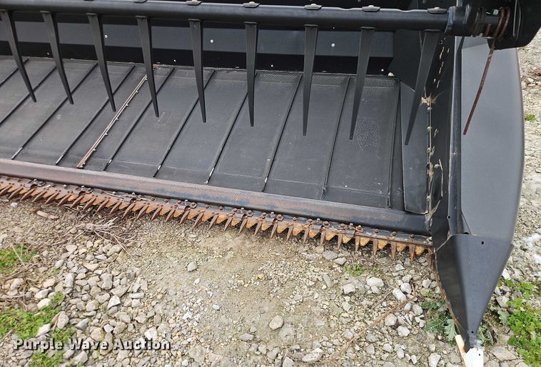 image for item EB8464 2015 MacDon FD75-D flex draper head