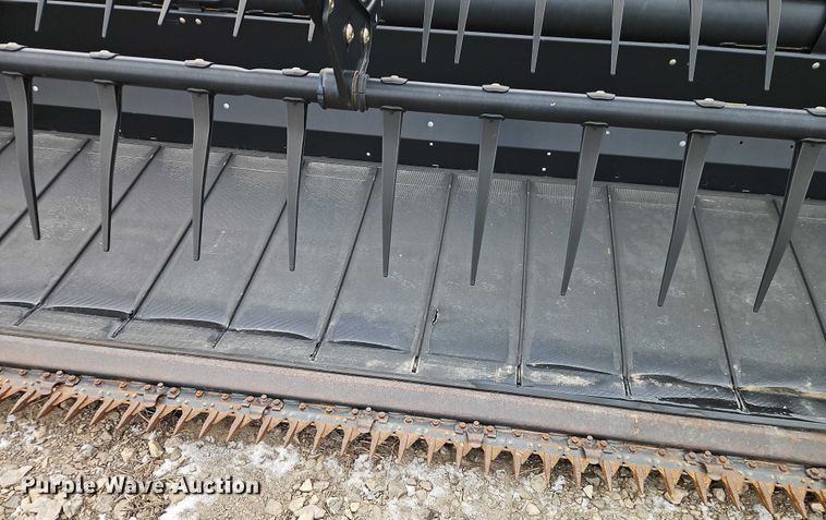 image for item EB8464 2015 MacDon FD75-D flex draper head