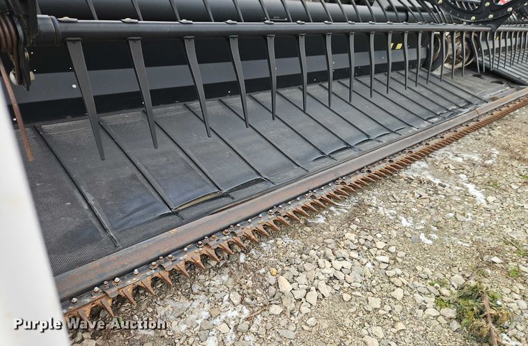 image for item EB8464 2015 MacDon FD75-D flex draper head