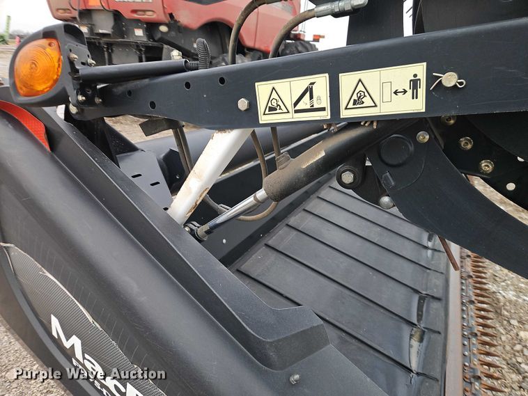 image for item EB8464 2015 MacDon FD75-D flex draper head