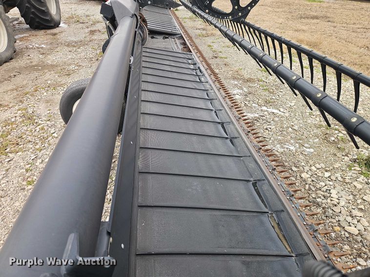 image for item EB8464 2015 MacDon FD75-D flex draper head