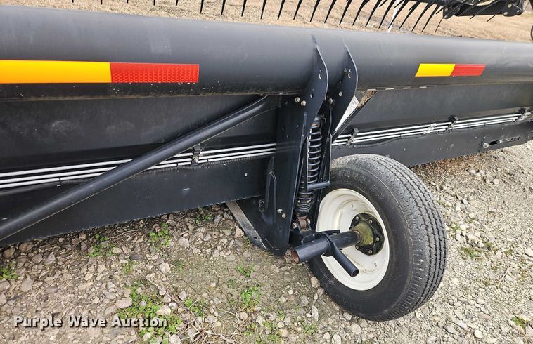 image for item EB8464 2015 MacDon FD75-D flex draper head