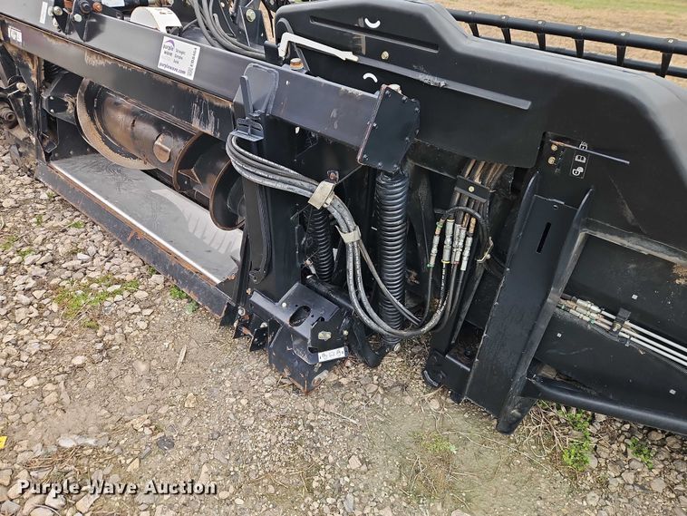 image for item EB8464 2015 MacDon FD75-D flex draper head