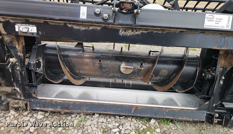 image for item EB8464 2015 MacDon FD75-D flex draper head