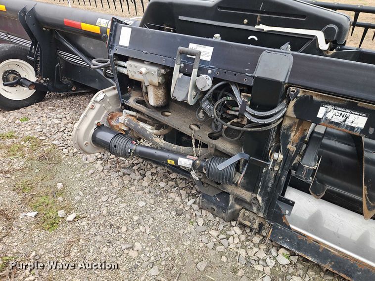 image for item EB8464 2015 MacDon FD75-D flex draper head