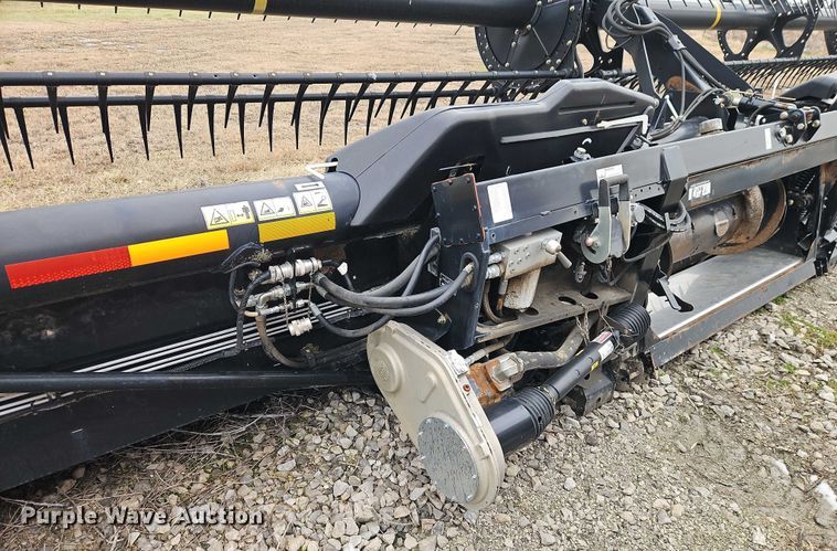 image for item EB8464 2015 MacDon FD75-D flex draper head