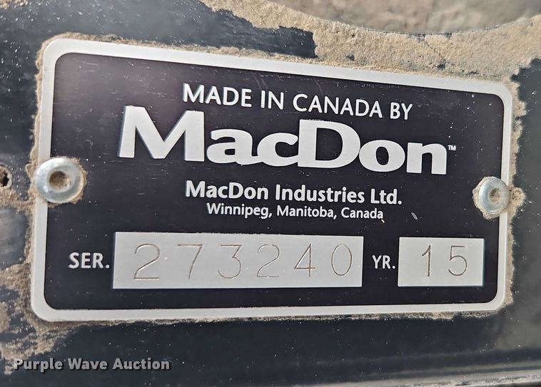 image for item EB8464 2015 MacDon FD75-D flex draper head