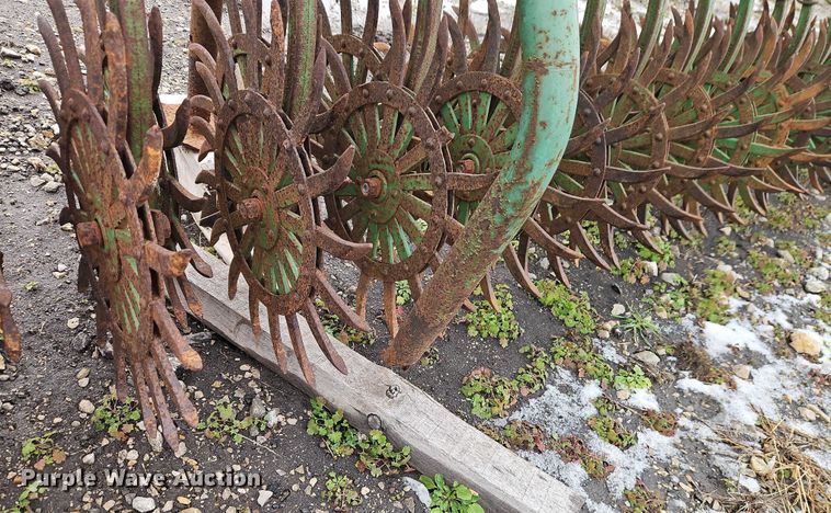 image for item EB8465 John Deere 400 rotary hoe