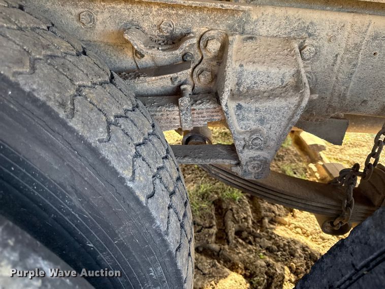 image for item EC4462 1978 Ford L9000 grain truck