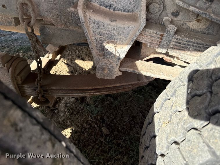 image for item EC4462 1978 Ford L9000 grain truck