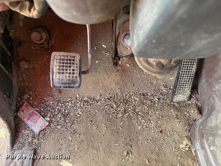 image for item EC4462 1978 Ford L9000 grain truck