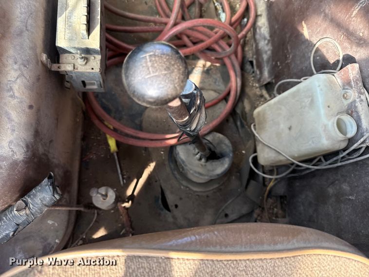 image for item EC4462 1978 Ford L9000 grain truck