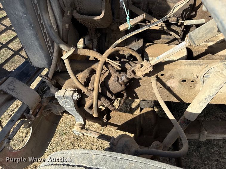 image for item EC4462 1978 Ford L9000 grain truck