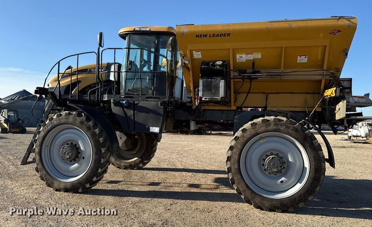 image for item EC4473 2015 RoGator RG1300B spreader
