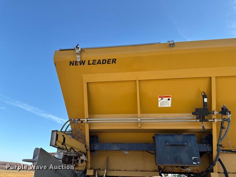 image for item EC4473 2015 RoGator RG1300B spreader