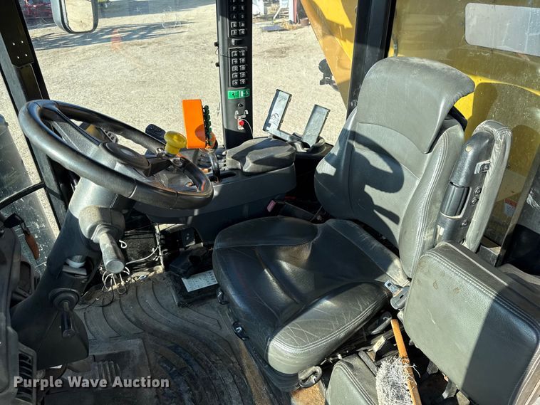 image for item EC4473 2015 RoGator RG1300B spreader