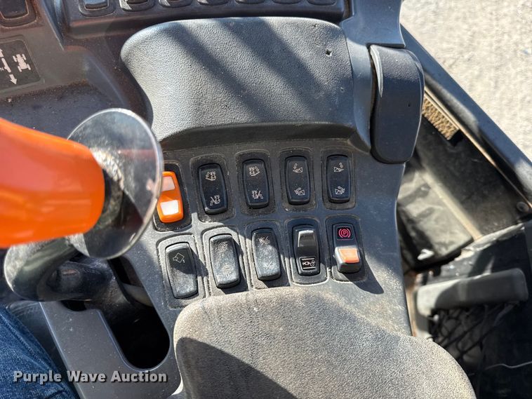 image for item EC4473 2015 RoGator RG1300B spreader