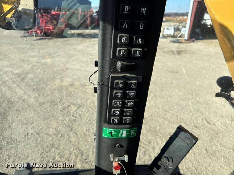 image for item EC4473 2015 RoGator RG1300B spreader