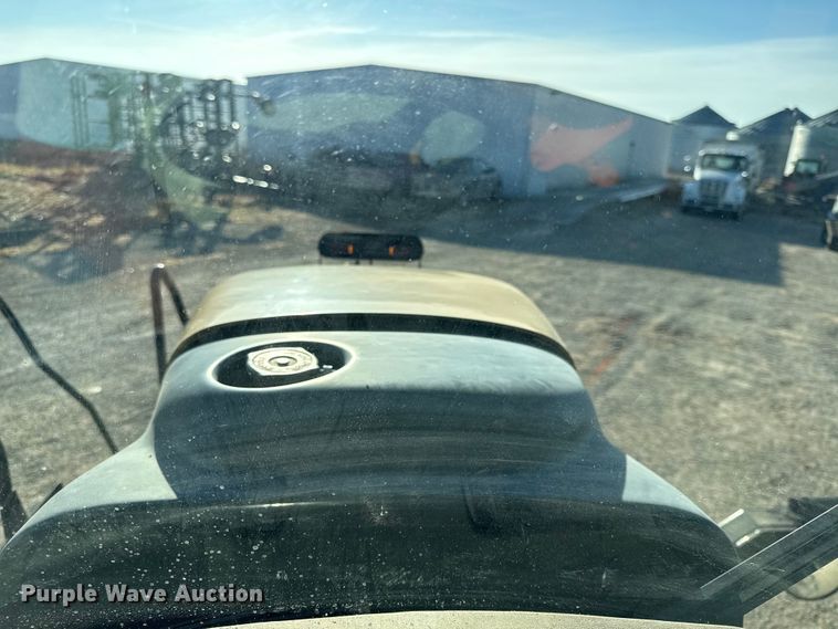 image for item EC4473 2015 RoGator RG1300B spreader