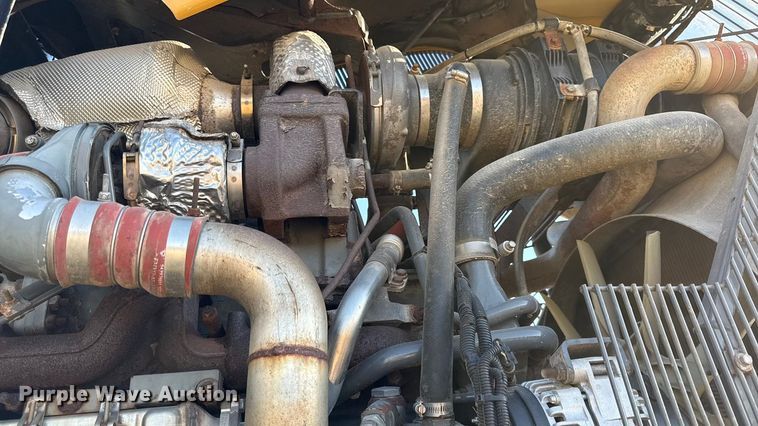 image for item EC4473 2015 RoGator RG1300B spreader