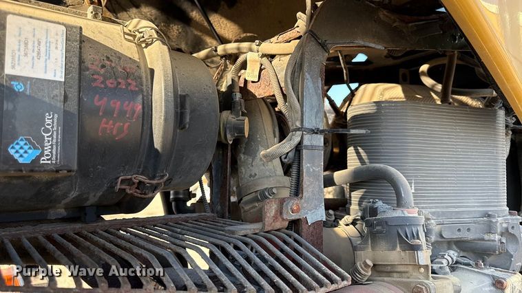 image for item EC4473 2015 RoGator RG1300B spreader