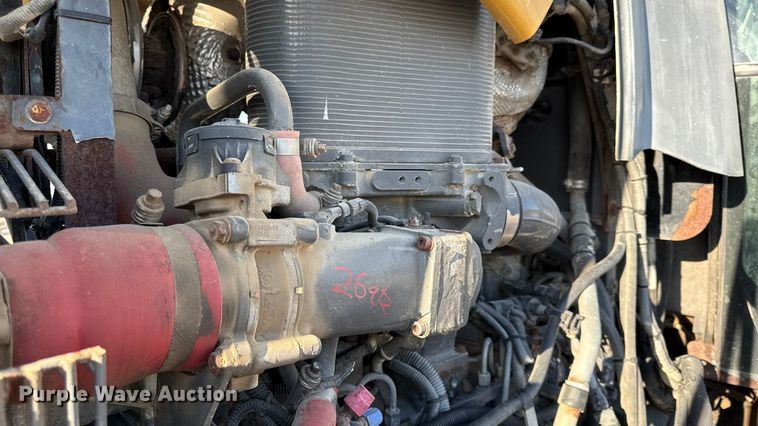 image for item EC4473 2015 RoGator RG1300B spreader