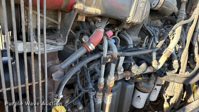 image for item EC4473 2015 RoGator RG1300B spreader