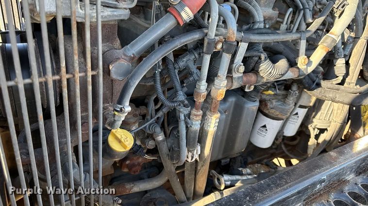 image for item EC4473 2015 RoGator RG1300B spreader